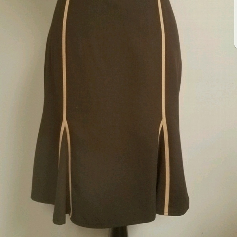 The Limited Strech A-line Skirt - Picture 2 of 4